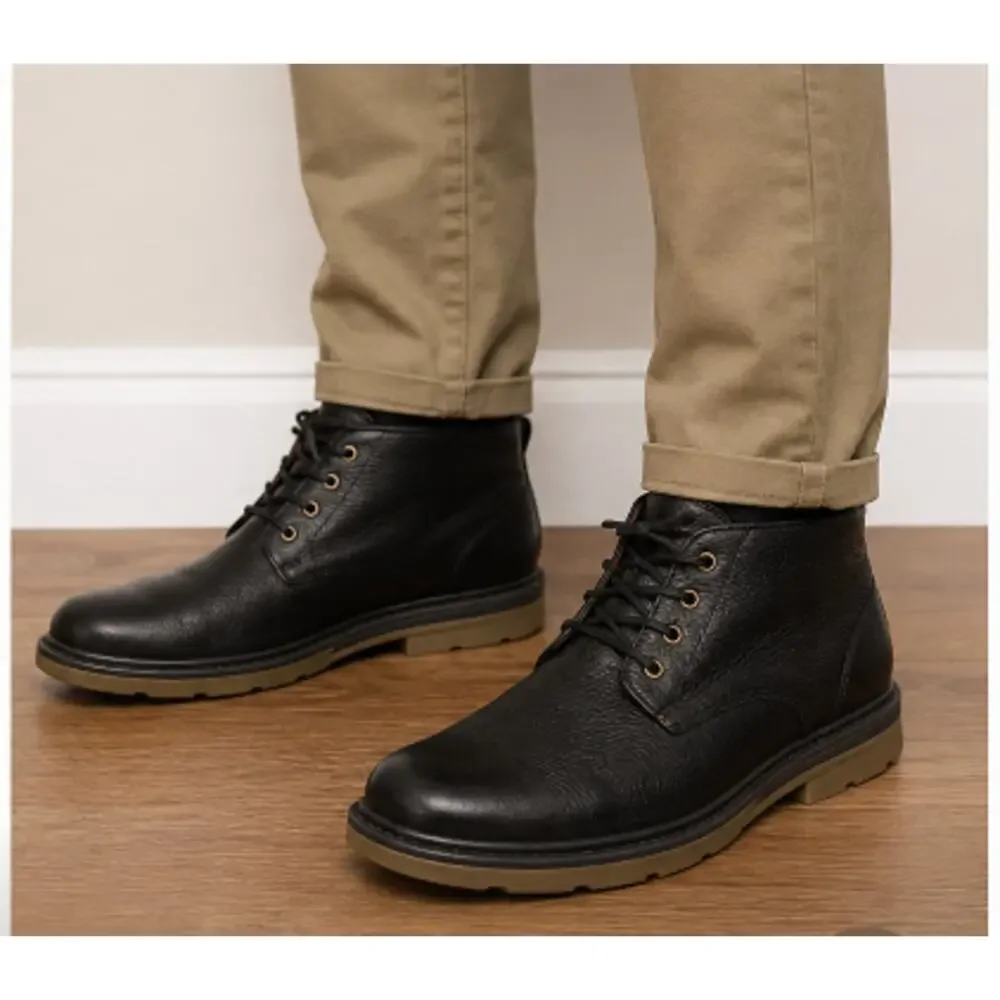 Clarks TOR ExtraLight Men's Black Leather Chukka Boots Size 9.5 (UK 8.5/EU 42.5)